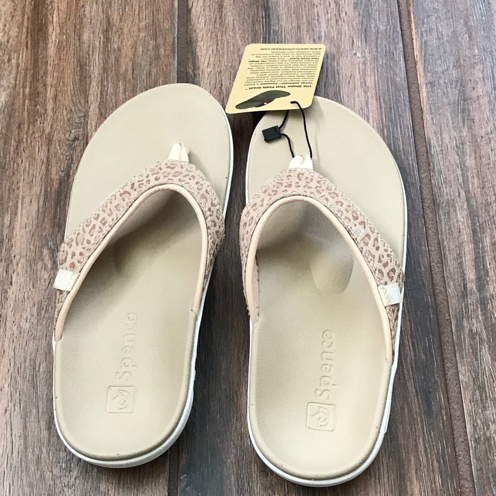 Spenco Women's Beige Leopard Sandals NWT - Picture 3 of 6